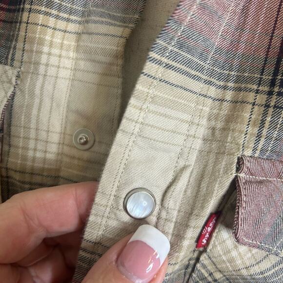 Levi's Size Medium button down 100% Cotton Snaps Pearl buttons - Picture 5 of 6